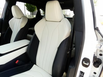 صورة مصغرة 42 لـ 2025 Lexus RX