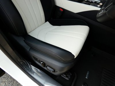 صورة مصغرة 35 لـ 2025 Lexus RX
