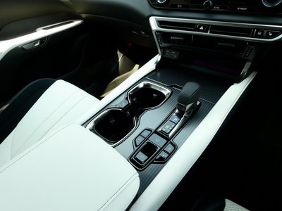 صورة مصغرة 46 لـ 2025 Lexus RX