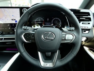 صورة مصغرة 49 لـ 2025 Lexus RX