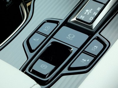 صورة مصغرة 70 لـ 2025 Lexus RX