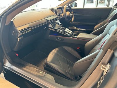 صورة 14 لـ 2025 Aston Martin VANTAGE