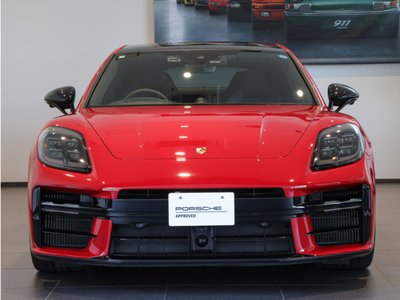 2025 Porsche PANAMERA photo 4