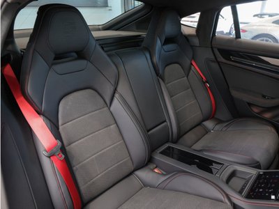 2025 Porsche PANAMERA photo 16