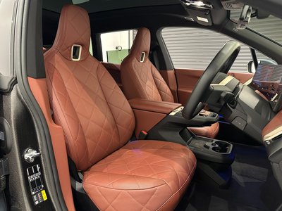 2024 BMW IX thumbnail 40