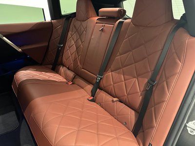 2024 BMW IX thumbnail 43