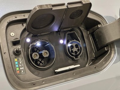 2024 BMW IX thumbnail 46