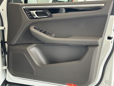 صورة مصغرة 13 لـ 2021 Porsche MACAN