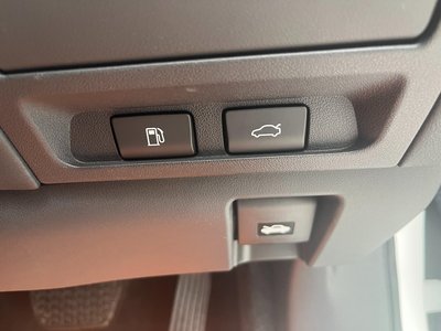 2021 Lexus LS thumbnail 34