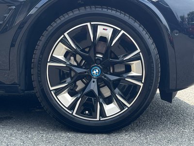 2023 BMW IX3 photo 4