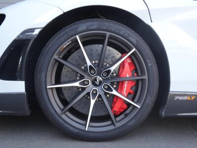 صورة 13 لـ 2021 Mclaren 765LT