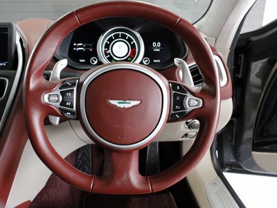 2017 Aston Martin DB11 — фото 22