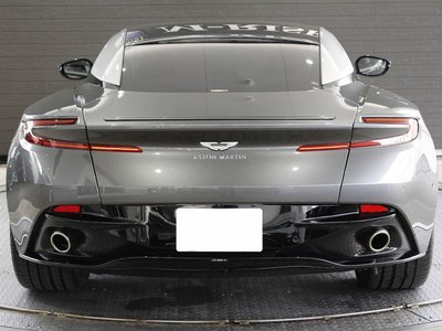 2017 Aston Martin DB11 — фото 14