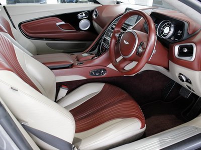 2017 Aston Martin DB11 — фото 16