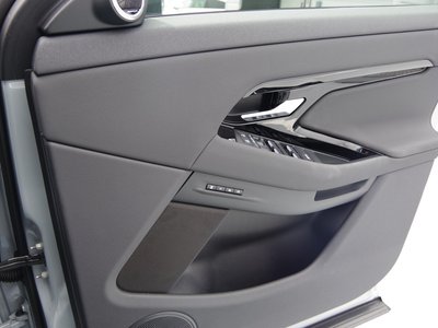 2025 LAND Rover RANGE ROVER EVOQUE thumbnail 30