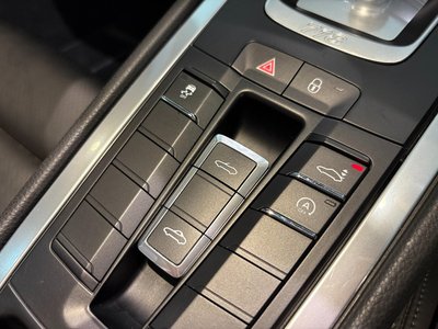 2017 Porsche 718 缩略图 32