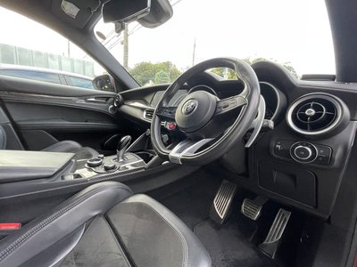 2019 ALFA Romeo STELVIO 缩略图 24
