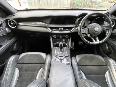 2019 ALFA Romeo STELVIO 缩略图 21