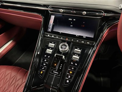 2024 Aston Martin DB12 照片 7