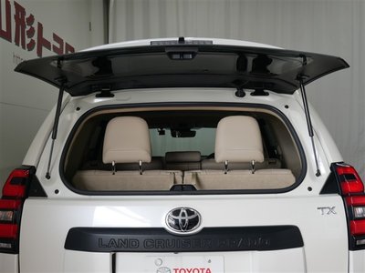 صورة 10 لـ 2023 Toyota LAND CRUISER PRADO
