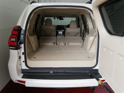 صورة 9 لـ 2023 Toyota LAND CRUISER PRADO