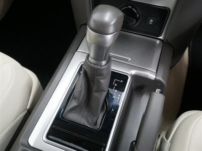 صورة 30 لـ 2023 Toyota LAND CRUISER PRADO