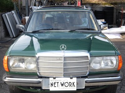1984 Mercedes-BENZ MEDIUM-CLASS photo 3