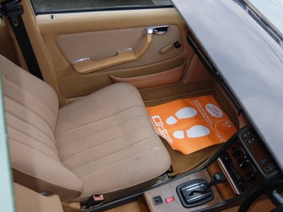 1984 Mercedes-BENZ MEDIUM-CLASS photo 15