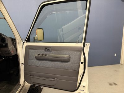 صورة مصغرة 20 لـ 2000 Toyota LAND CRUISER 70