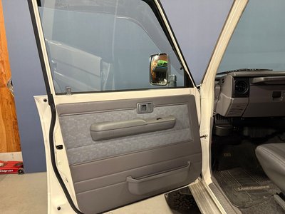 صورة مصغرة 22 لـ 2000 Toyota LAND CRUISER 70