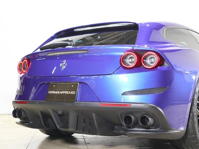 2019 Ferrari GTC4 LUSSO — фото 11