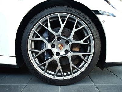 2025 Porsche 911 — миниатюра 18