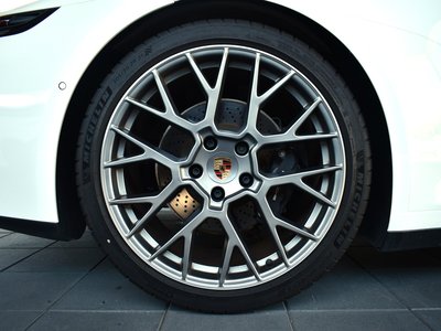 2025 Porsche 911 — миниатюра 17
