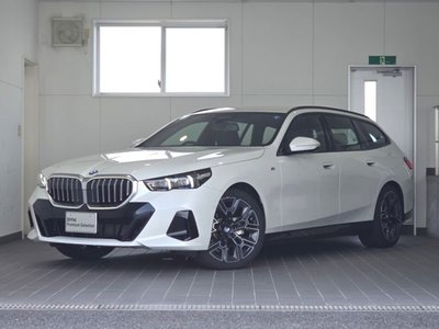 2025 BMW 5 SERIES TOURING 照片 1