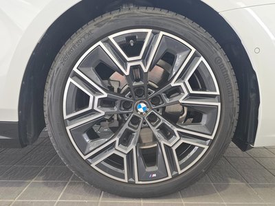 2025 BMW 5 SERIES TOURING photo 17