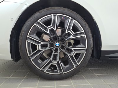2025 BMW 5 SERIES TOURING photo 18