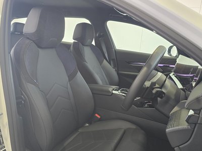 2025 BMW 5 SERIES TOURING photo 23