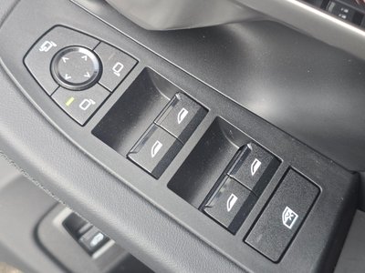 2025 BMW 5 SERIES TOURING photo 35