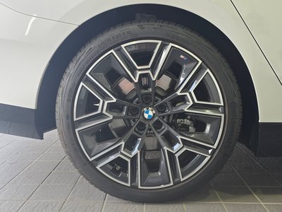 2025 BMW 5 SERIES TOURING photo 19