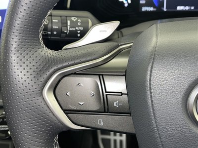 صورة 11 لـ 2023 Lexus NX