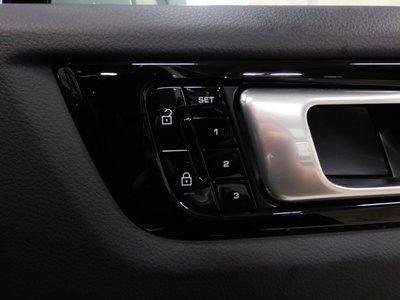 2021 Porsche CAYENNE thumbnail 19