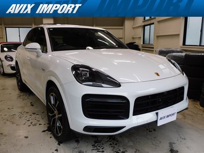2021 Porsche CAYENNE photo 1