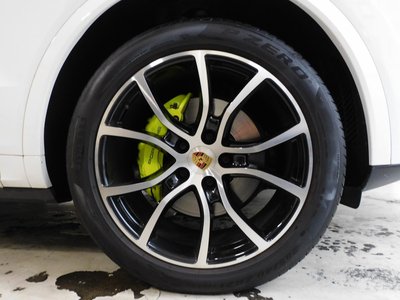 2021 Porsche CAYENNE photo 4