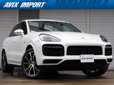 2021 Porsche CAYENNE photo 2