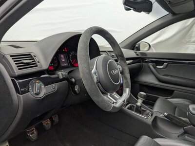 صورة 28 لـ 2007 AUDI RS4