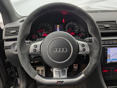 صورة 30 لـ 2007 AUDI RS4