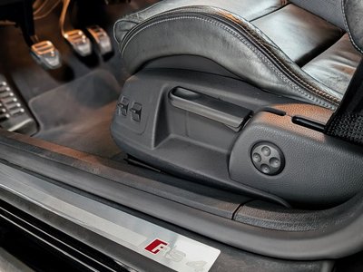 صورة 63 لـ 2007 AUDI RS4