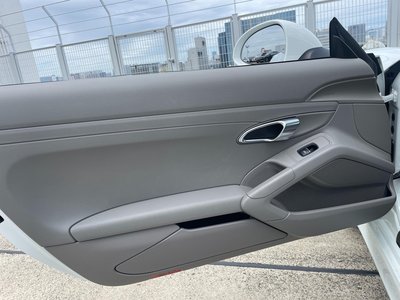2014 Porsche CAYMAN thumbnail 85