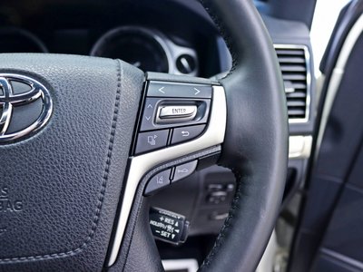 صورة 41 لـ 2017 Toyota LAND CRUISER 200