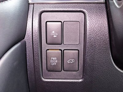 صورة 48 لـ 2017 Toyota LAND CRUISER 200